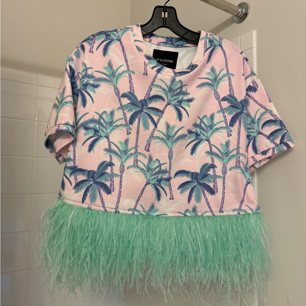 Le Superbe Tropical Crop